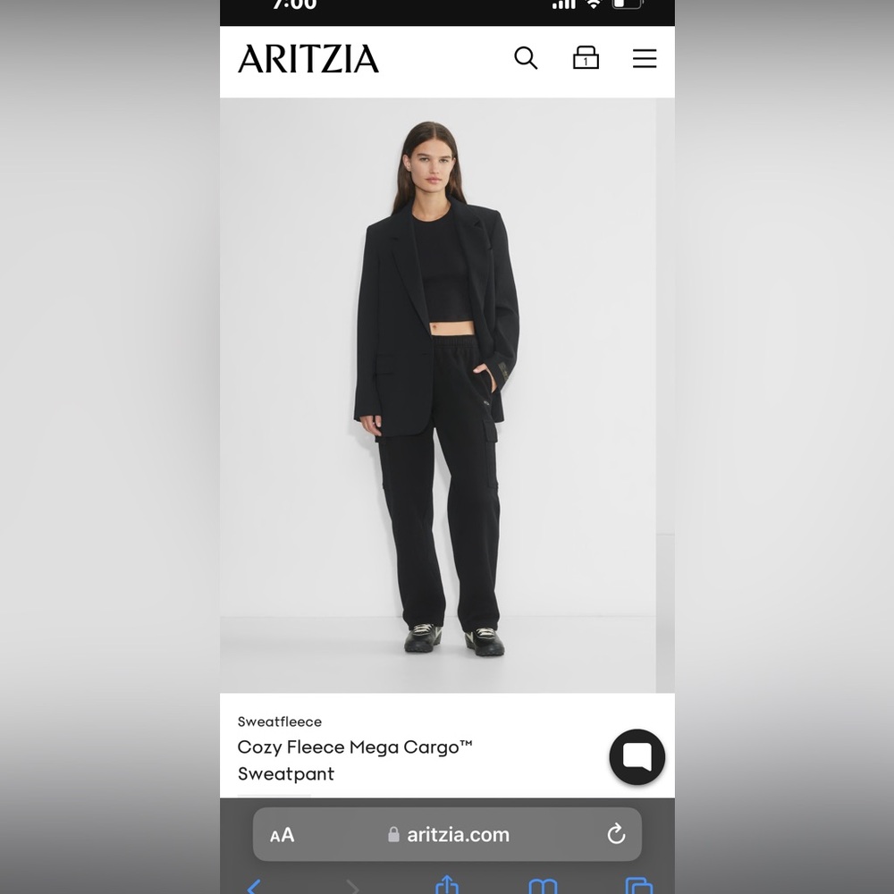 Aritzia Cozy Fleece Mega Cargo™ Sweatpant in Black size XXS